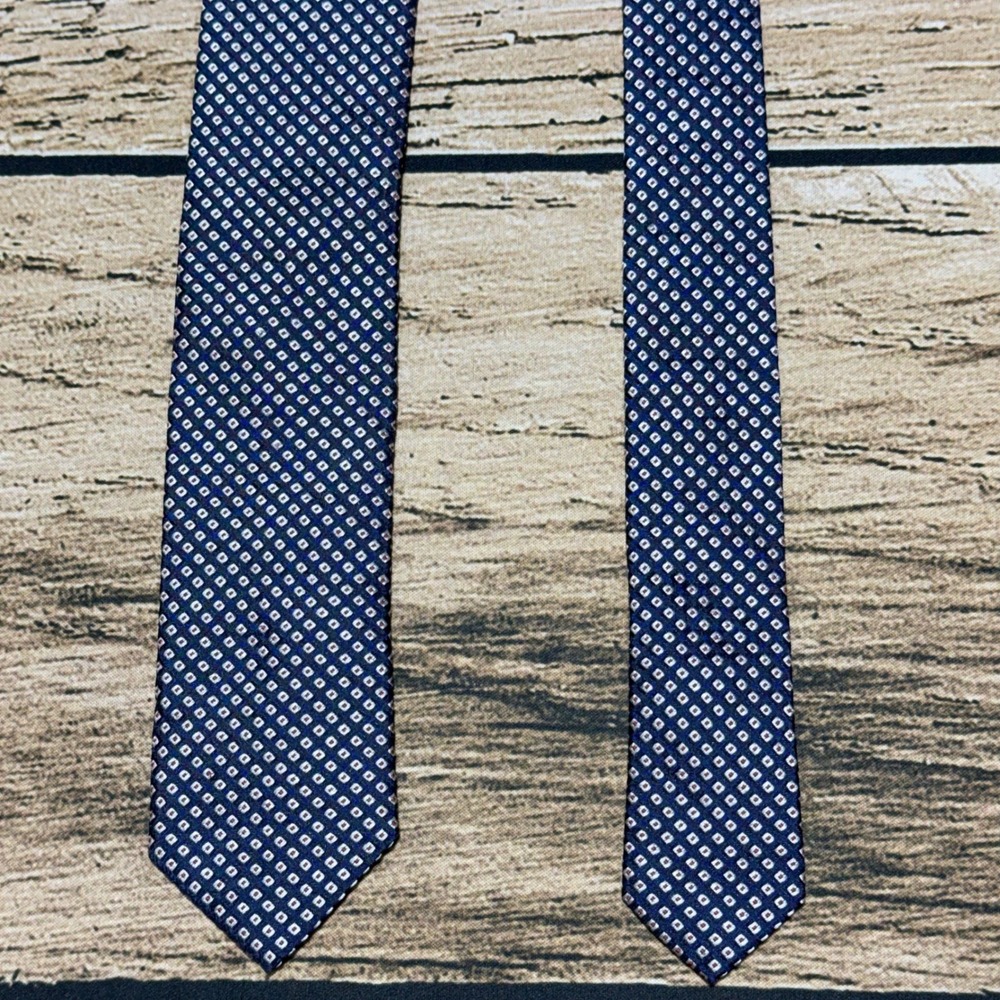 Hugo Boss Necktie Navy Blue Geometric Silk Skinny Tie Made in Italy Business